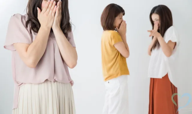 悪口に悩む女性