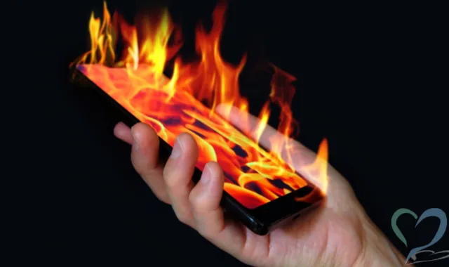 スマホが炎上している