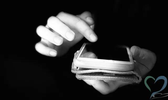 ネット上に投稿している手元