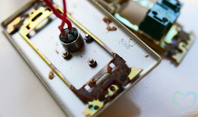 コンセント解体