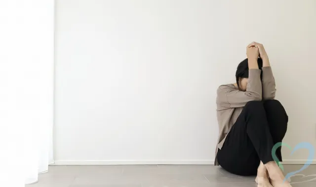 一人で悩む被害者