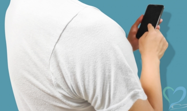 スマホの盗み見
