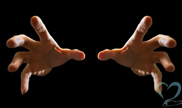 忍び寄る魔の手