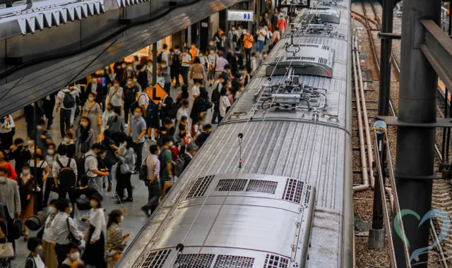 駅のホームの混雑