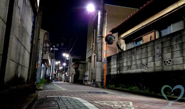 怪しい夜道