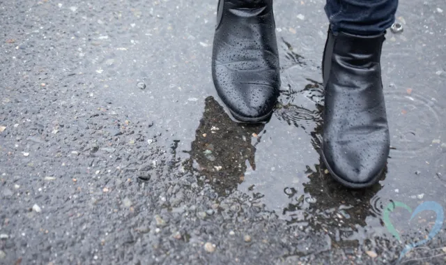 知らない相手の足