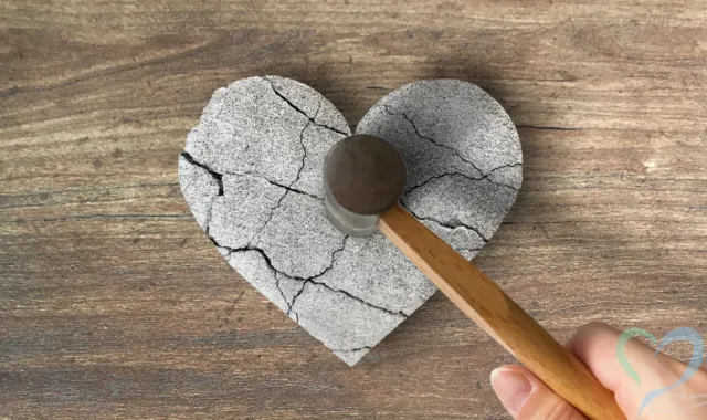 ハートがひび割れる