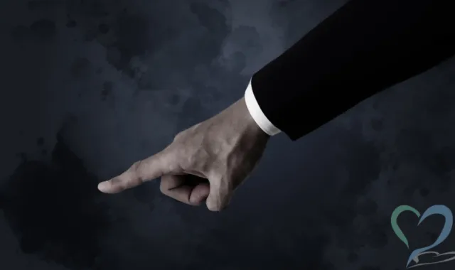 嫌がらせをする人